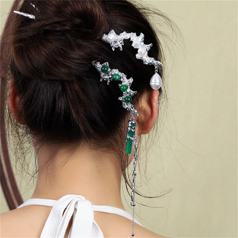 Металлическая зелёная заколка для волос в форме змеи