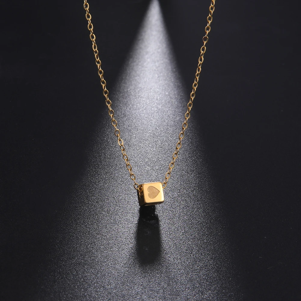 

Fashion Square Shape Inlaid Love Heart Pendant Clavicle Necklace Stainless Steel Gold Color Cube Necklaces for Woman Jewelry