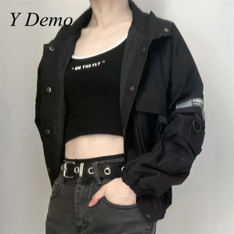 Женская куртка с воротником-стойкой длинным рукавом и карманами