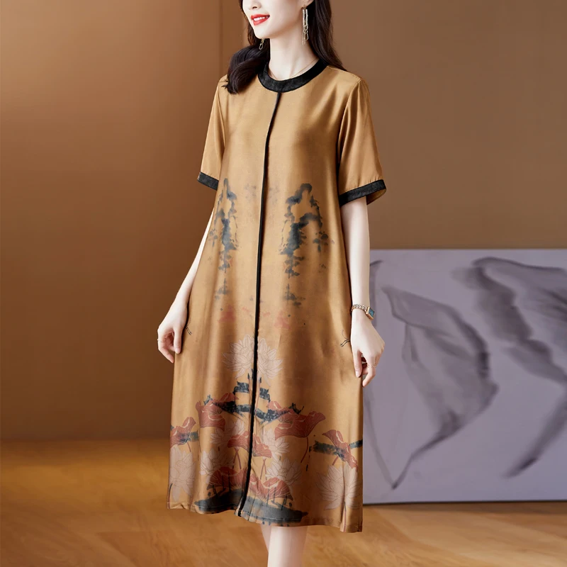 Летнее желтое шелковое атласное платье миди с цветочным принтом и коротким