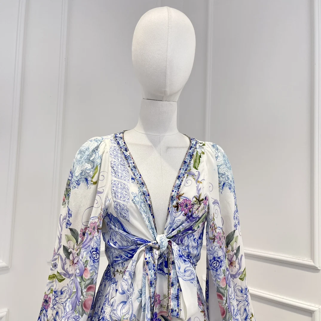 Рисунок 4 - Женское платье средней длины