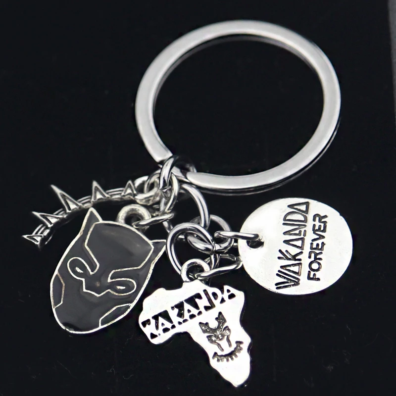 

Disney Superhero Black Panther Keychain Marvel Movie Black Panther Wakanda Forever Badge Pendant Keyring Fashion Jewelry Gifts