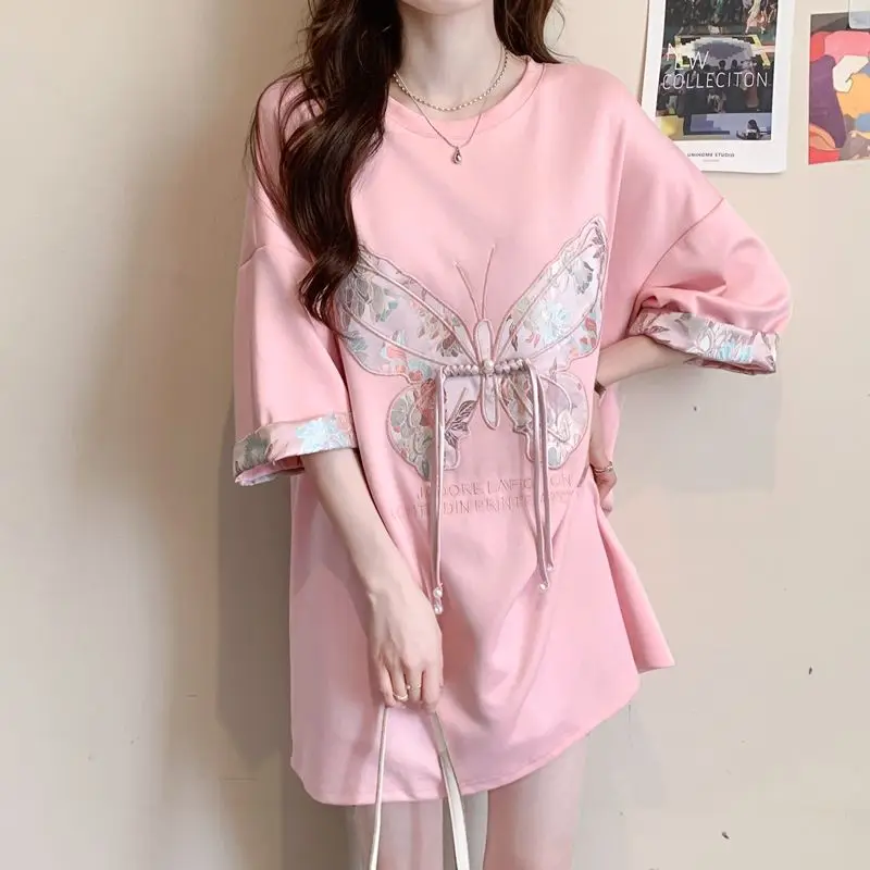 Футболка женская летняя с коротким рукавом и вышивкой в виде бабочки