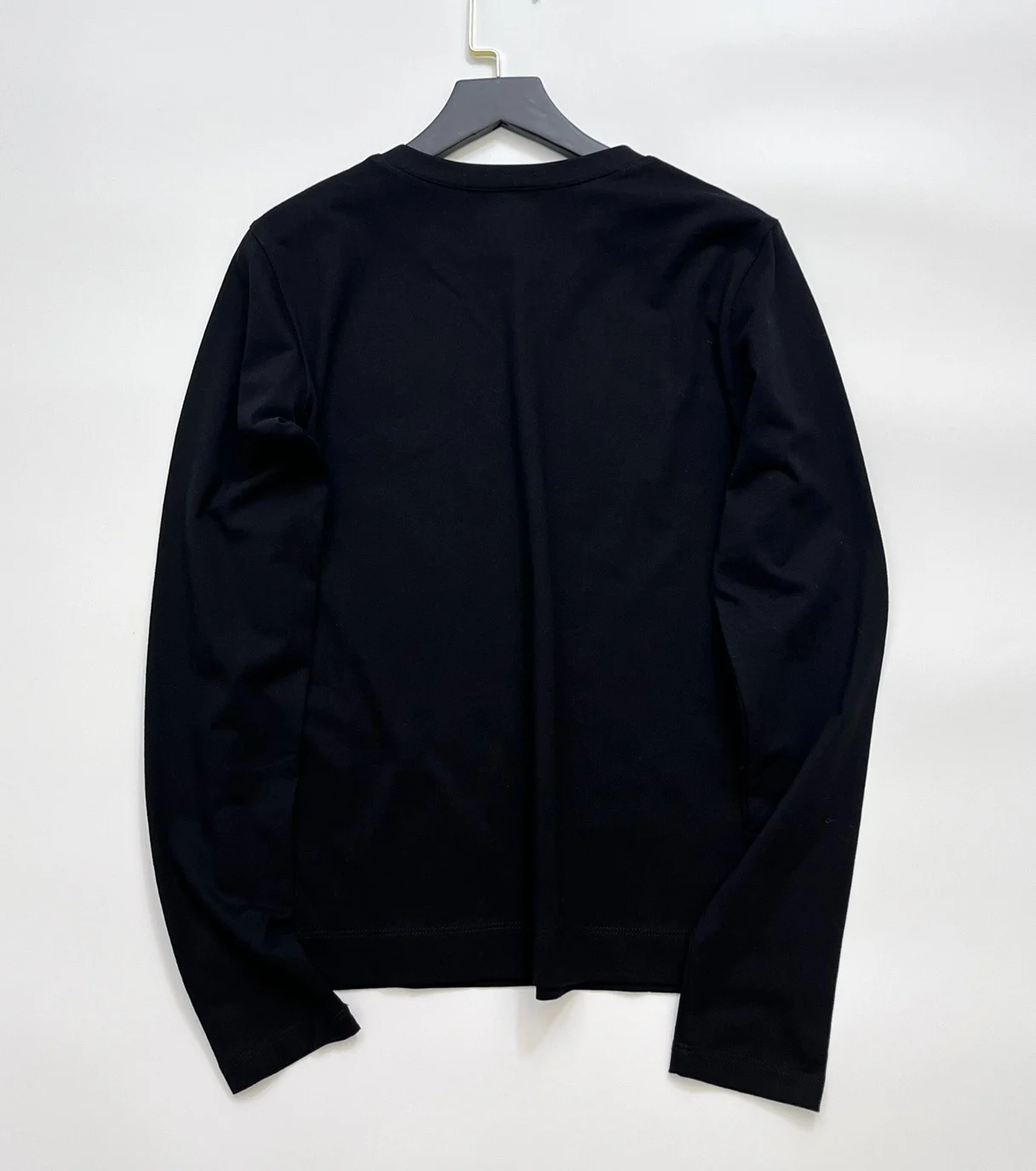 

Женская осенне-зимняя футболка с длинным рукавом и вышивкой сердца