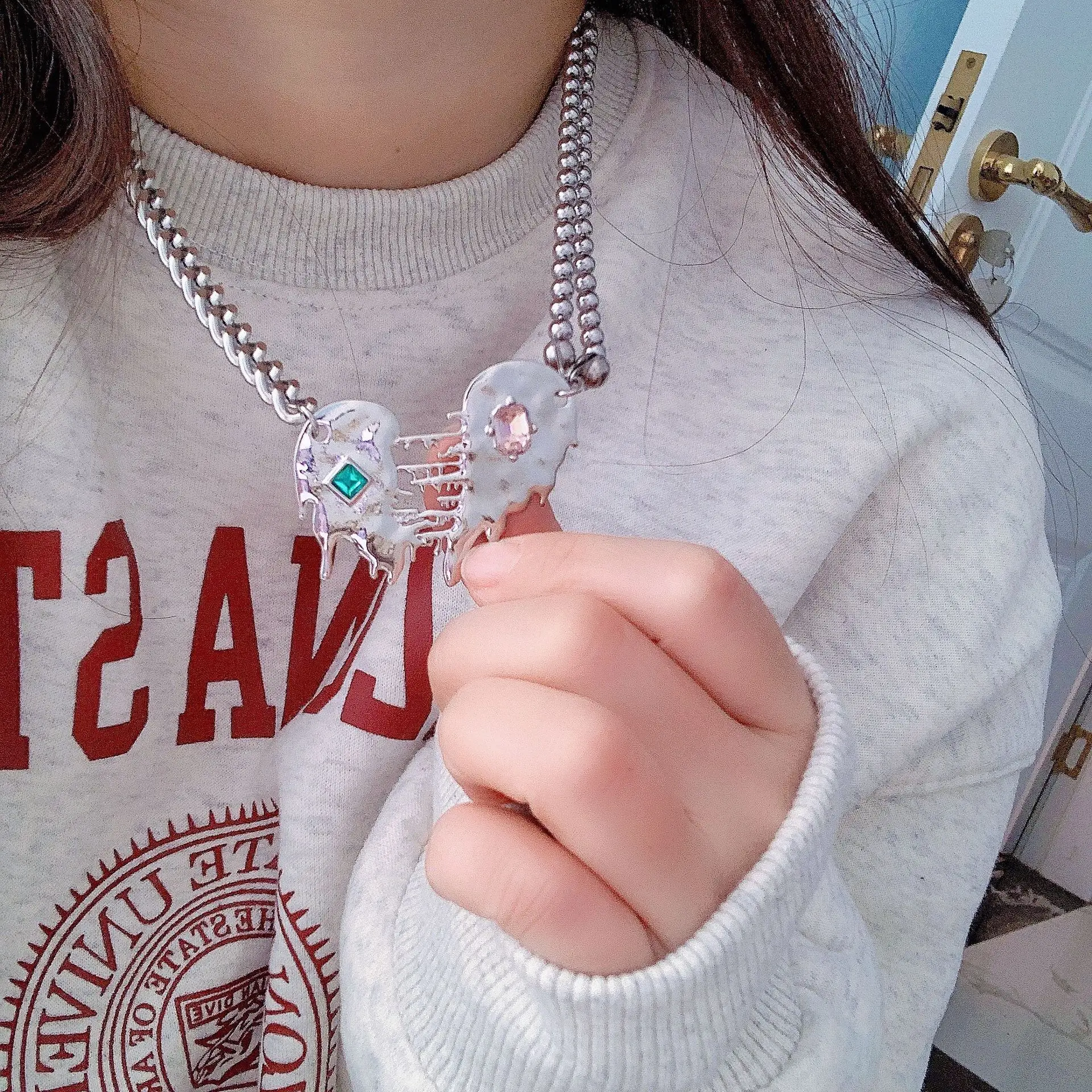 

New Fashion Punk Rock Broken Heart Pendant Necklaces Hip Hop Love Crystal Chains Choker Necklace for Women Girls Party Jewelry