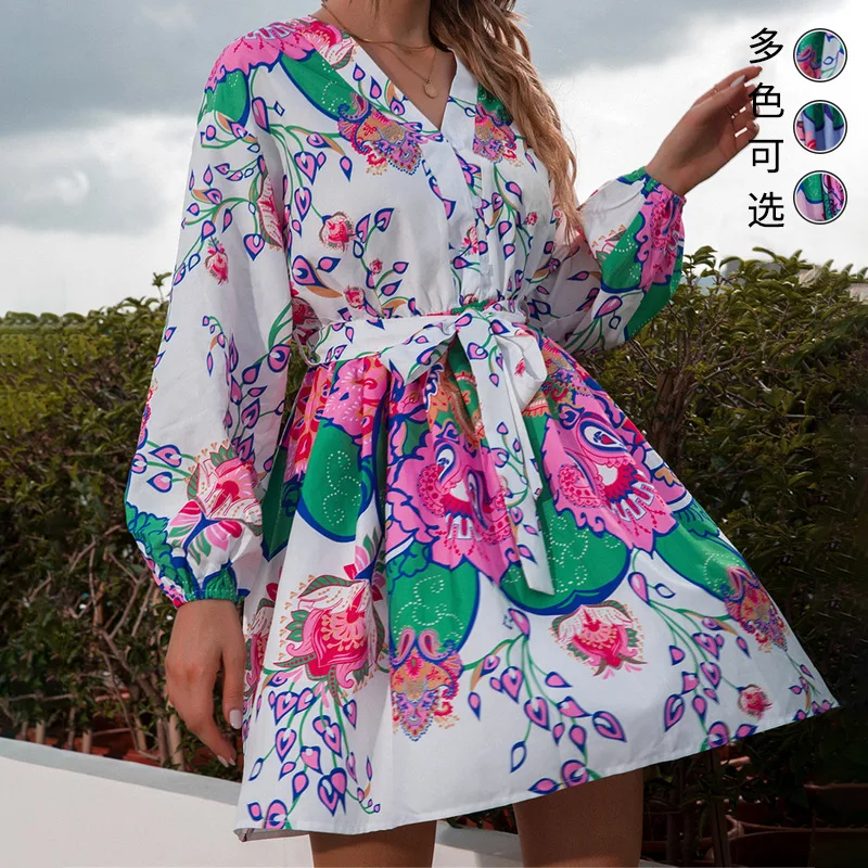 

Summer's New V-neck Three-color Printed Mid-tucked Dress