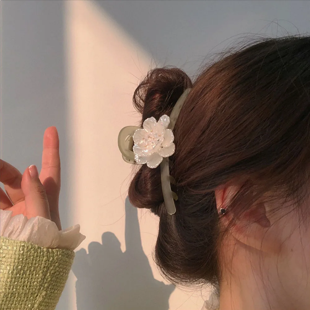 

New Spring Green Flower Hair Claws Crystal Camellia Acrylic Headdress Korea White Floral Shark Clips Hair Crabs Hair Accessories