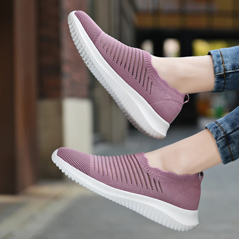 Women's Walking Shoes Lightweight Sports Shoes All Black Mesh Breathable Outdoor Casual Shoes Non-Slip Soft Sole Slip On