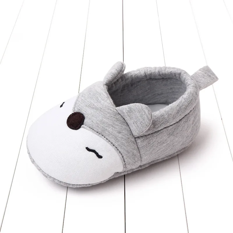 Черные детские туфли Yibubu симпатичные и просторные простые стильные для