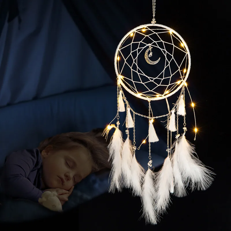 

LED Lamp Flying Wind Chimes Lighting Dream Catcher Handmade Gifts Dreamcatcher Feather Pendant Romantic Creative Wall Hanging