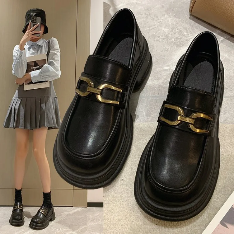 

Туфли-лодочки с круглым носком на толстом каблуке (менее 3 см)