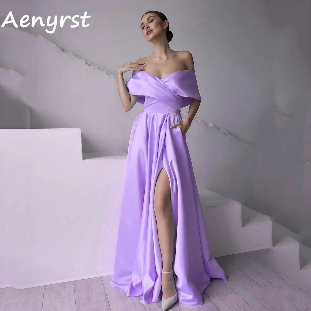 Вечернее платье Aenyrst с открытыми плечами