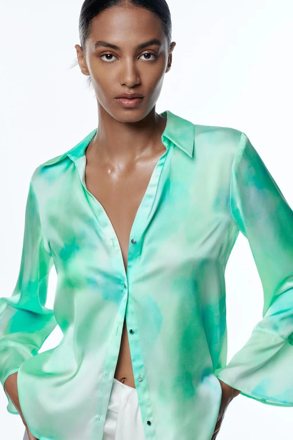 

Женская атласная блузка с V-образным вырезом, длинным рукавом