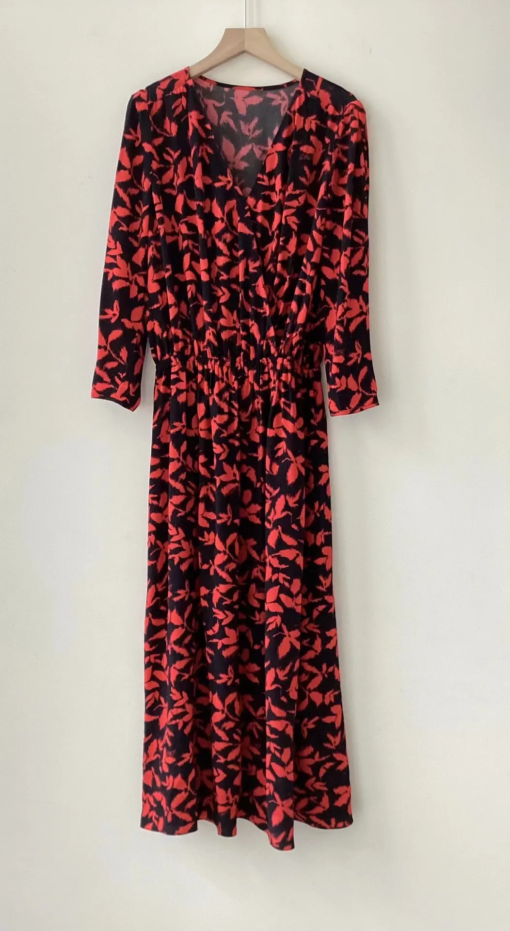 

ZV Новое модное яркое платье с принтом кленовых листьев с длинным рукавом