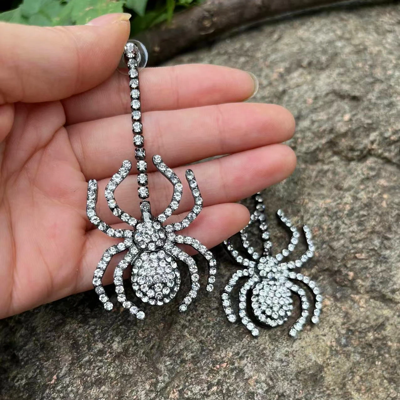 Серьги-капли ZAA со стразами и пауком аксессуары подарки