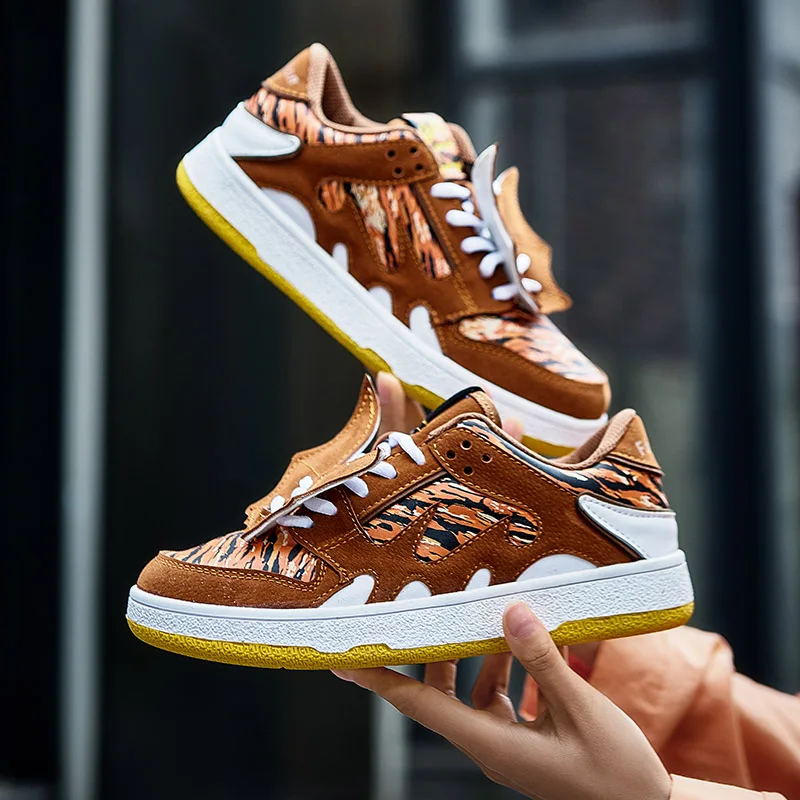 Brown Fashion Comfort Suede Couples Luxury Designer Shoes Trainers Women Platform Anime Sneakers For Men