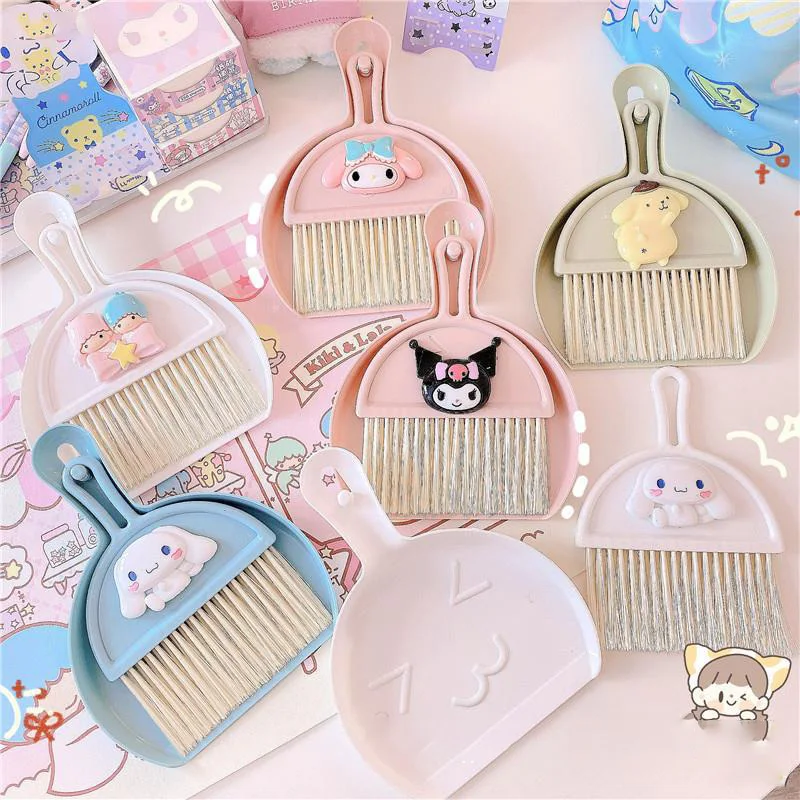 

Kawaii Мультфильм Sanrioed Kuromi Cinnamoroll MyMelody KT Cat мини настольный метла пыль набор клавиатура для общежития щетка для всякой всячины подарок
