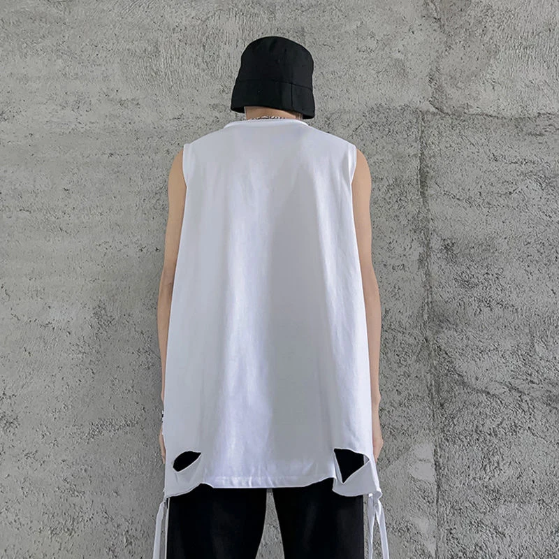 Рисунок 3 - Летняя тонкая мужская жилетка с дырками