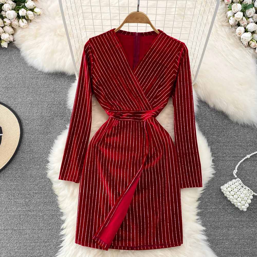 

Striped Bronzed Velvet Dress Autumn Winter New High-end Luxury V-neck Waist Show Thin Long-sleeved Dress Short Skirt