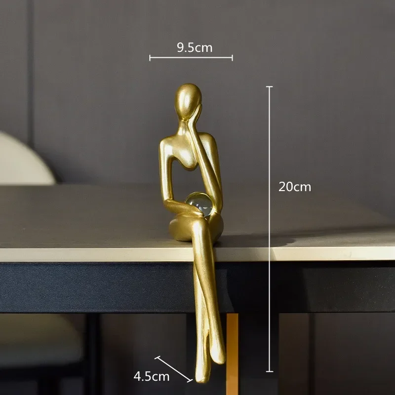 

Золотая статуэтка MOONBIFFY