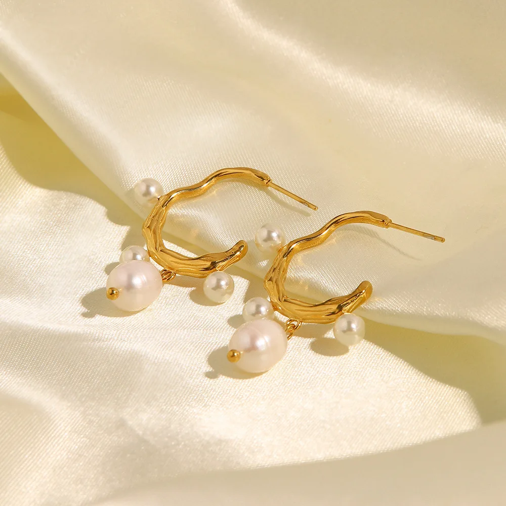 

DEAR-LIFE Vintage natural freshwater pearl dangle earrings personalized light luxury earrings twisted C-shaped pearl earrings