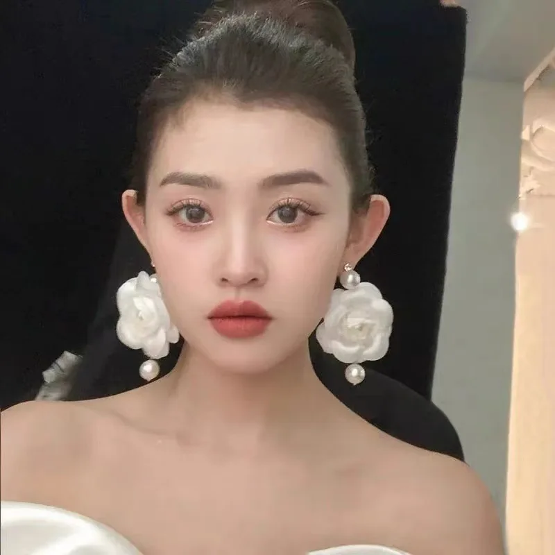 

Fashion Pearl Flower Earrings Hair Clip Personality Exaggerated No Ear Piercing Ear Bone Clip Suitablewedding Jewelry Headwear