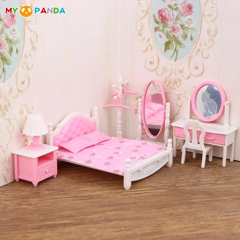 

1 Набор 1:12 миниатюрный кукольный домик, розовый комод для спальни, прикроватный столик, модель кровати, зеркало, игрушечный игровой домик, им...