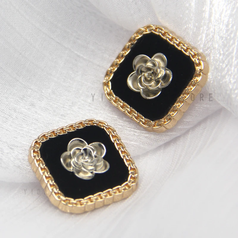 

HENGC 20/25mm Vintage Square Flower Gold Metal Buttons For Clothes Women Coat Blazer Suit Sweater DIY Crafts Sewing Accessories