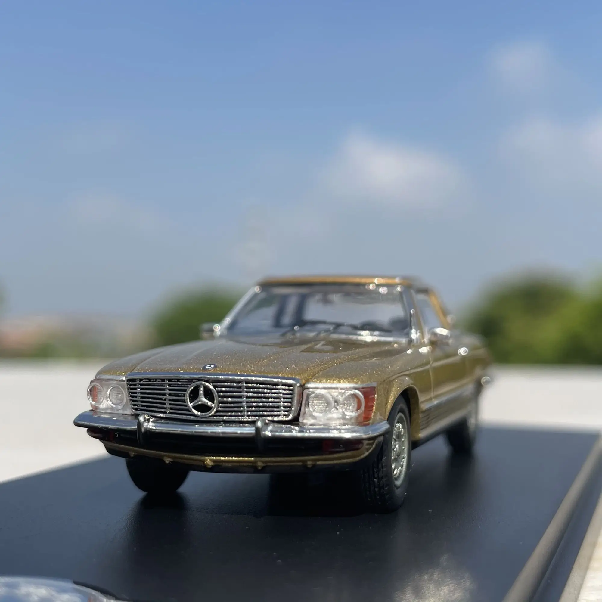 

New Special Offer Die-casting Metal 1:64 German Luxury 450SL Sports Car Furniture Display Model Collection Toys For Children