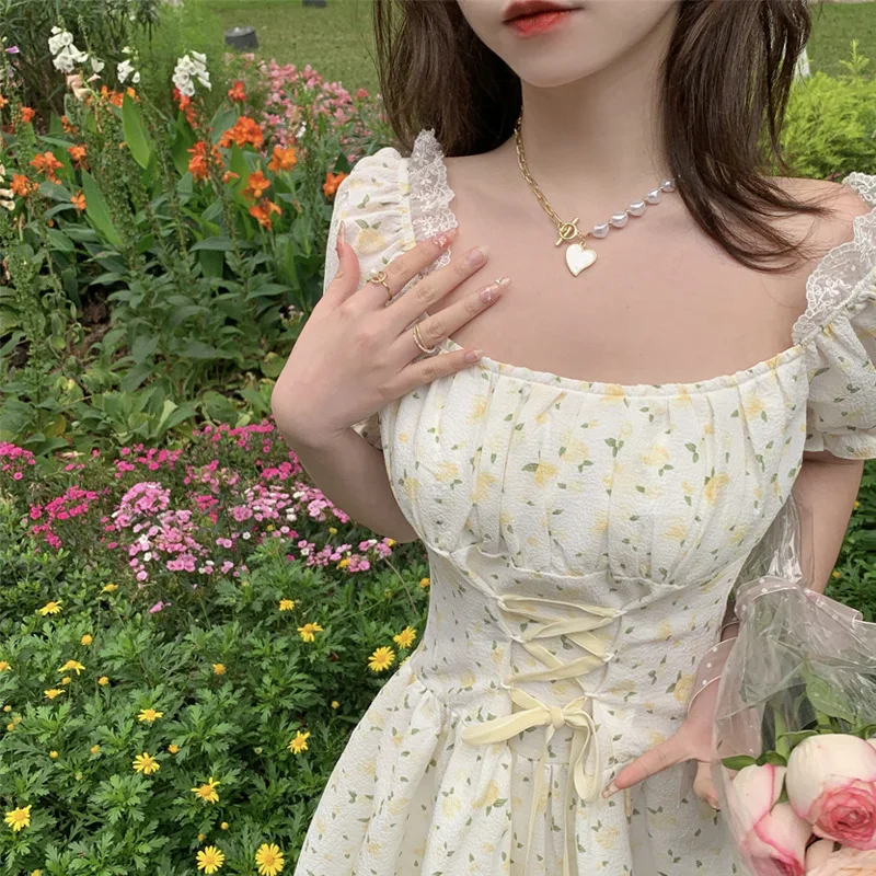 

Summer 2022 French Romantic Square Collar Waist Seal Floral Dress Waist Slimming Princess Dress Puff Sleeve Short Women