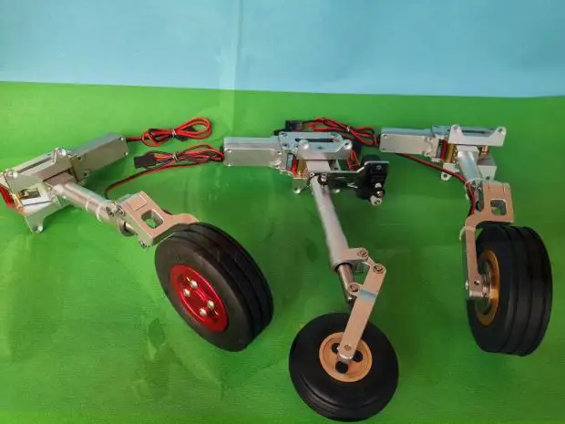 Втягивающая шестерня с электрическим тормозом для радиоуправляемого самолета