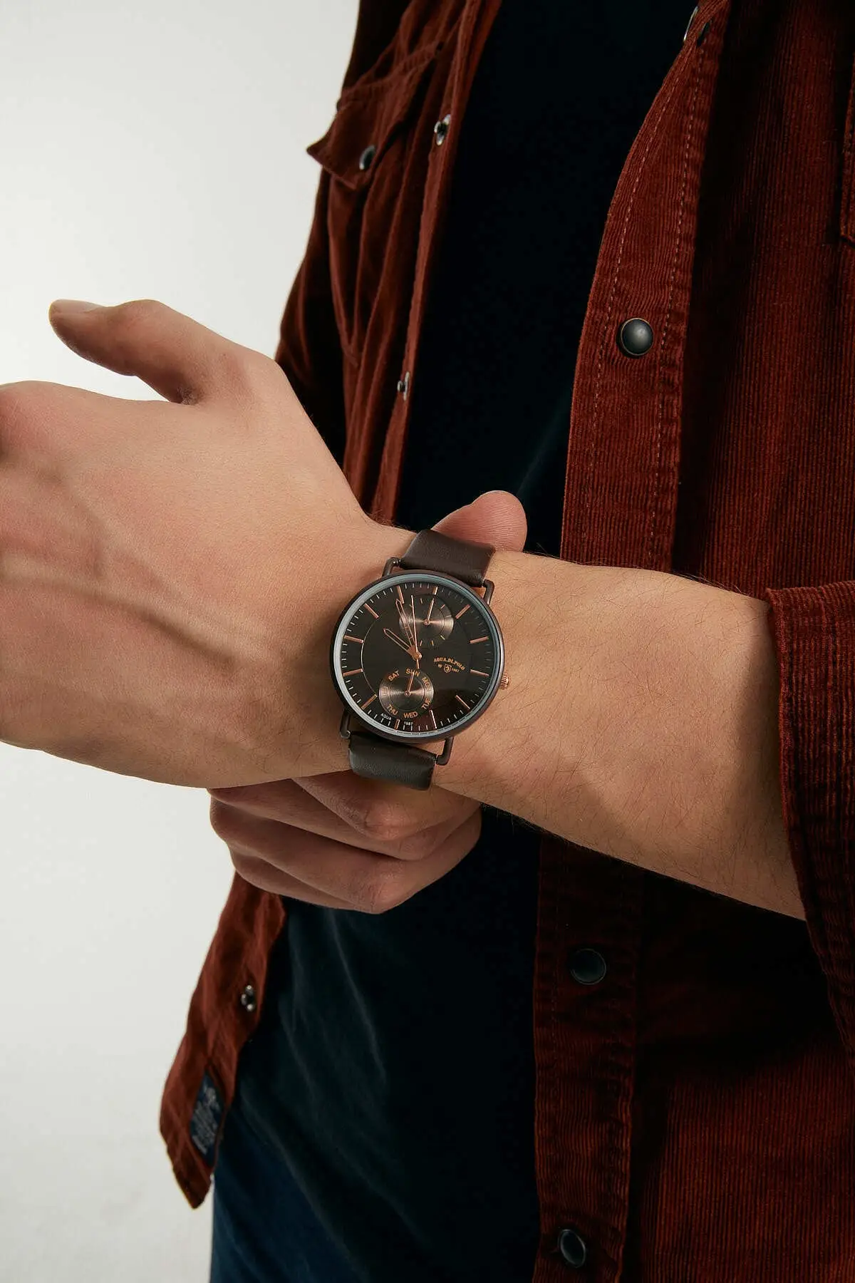 

2022 Watches Male brown leather Luxury Fashion Sport Refresh Brands Top Quartz Stylish Clock High Quality Premium Wristwatch