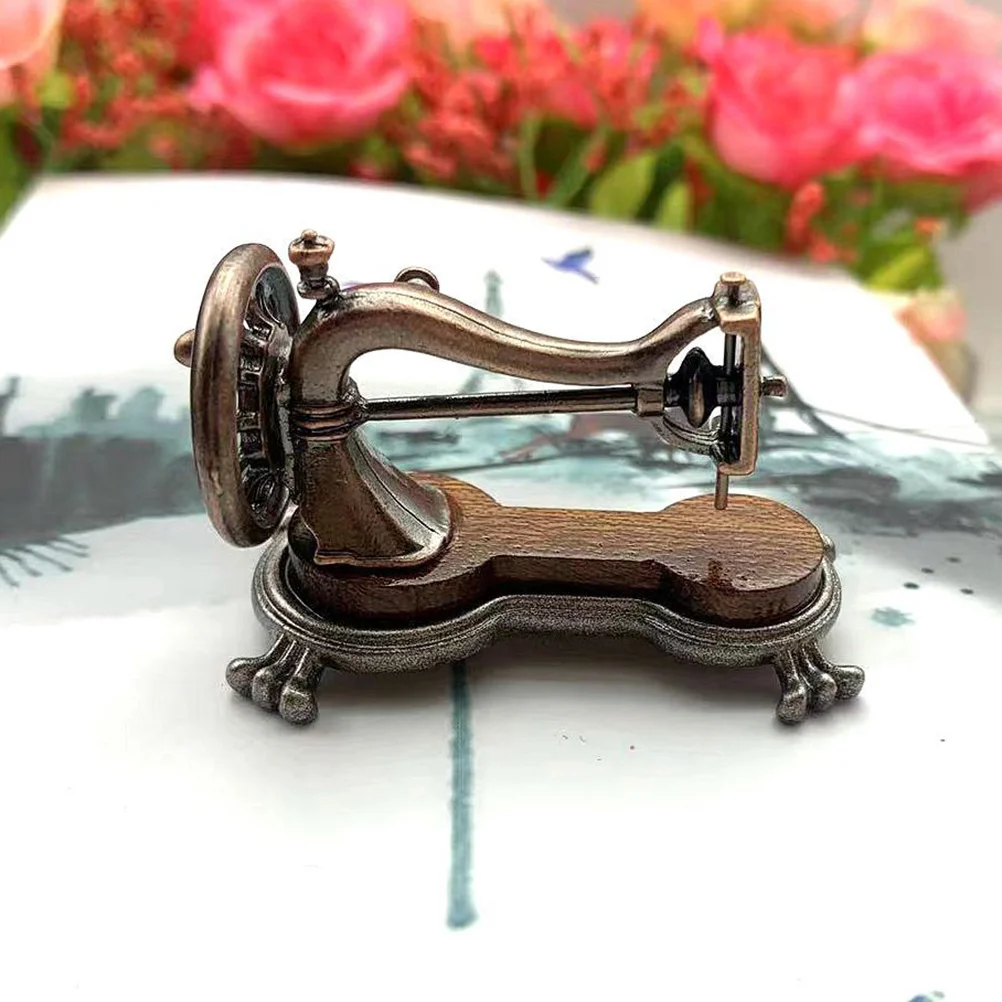 

Mini Sewing Machine Miniature Furniture 1: 12 Scale Figurine House Decor Decoration Statues