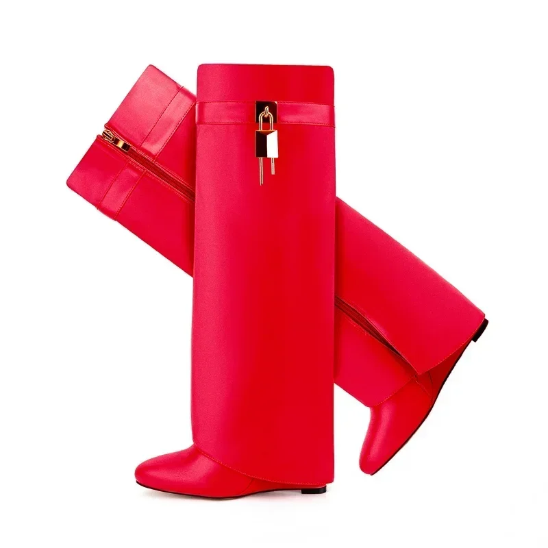 Женские сапоги до колена на платформе и высоком каблуке-шпильке