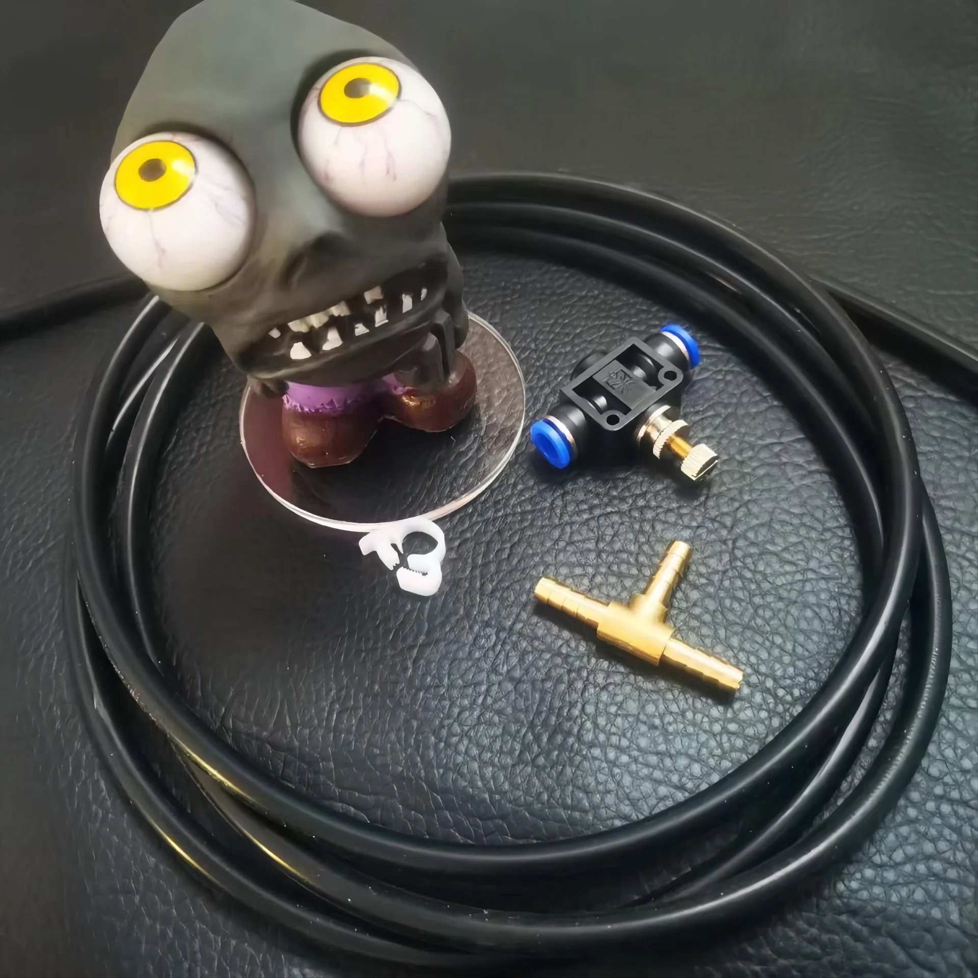 

Car Decompression Ornaments Big-eyed Dolls Turbo Blast-eyed Dolls Crowded Violent-eyed Zombie Toys Auto Accessories 2022