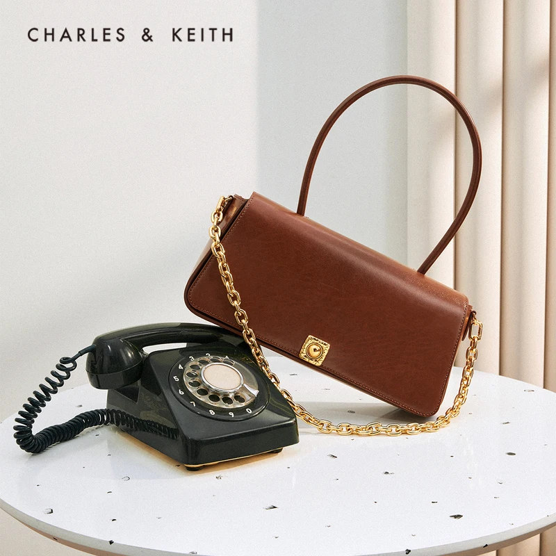 

CHARLES＆KEITH New Arrival for Autumn 2022 CK2-20271033 women's retro commuter shoulder underarm bag