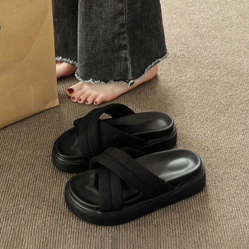 

House Slippers Platform Med Beach Shoes Slipers Women Luxury Slides Flock Sabot 2023 Designer Flat Scandals PU Rome Rubber