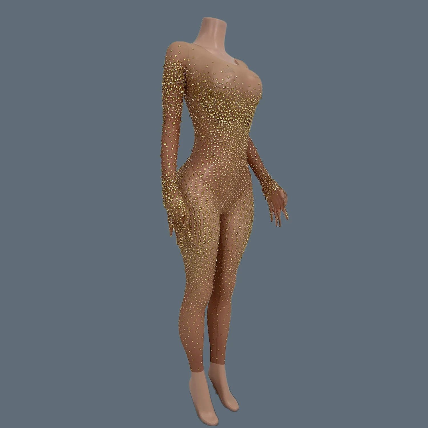 Блестящий комбинезон со стразами