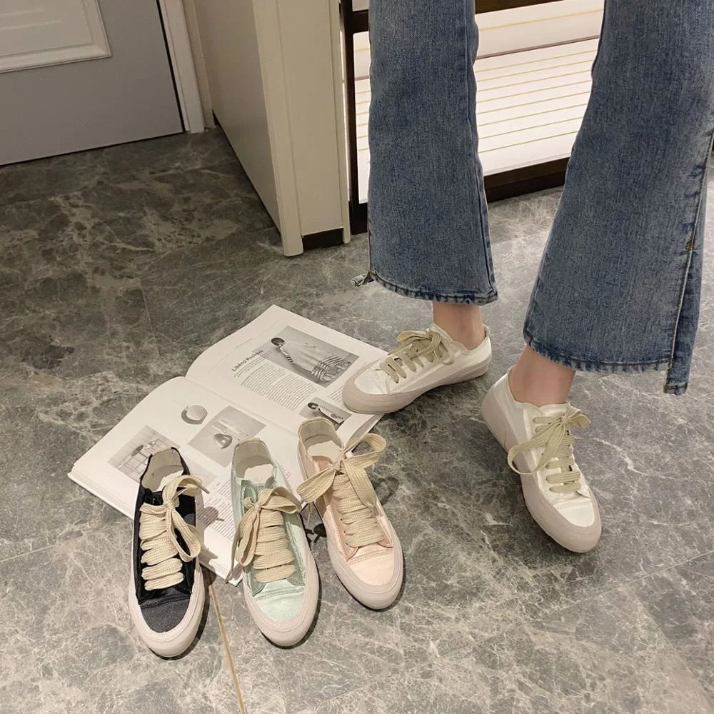 

Slik suede patchwork cross-tied board shoes women round toe low-top flats sneakers sewing shallow mouth small white shoes woman