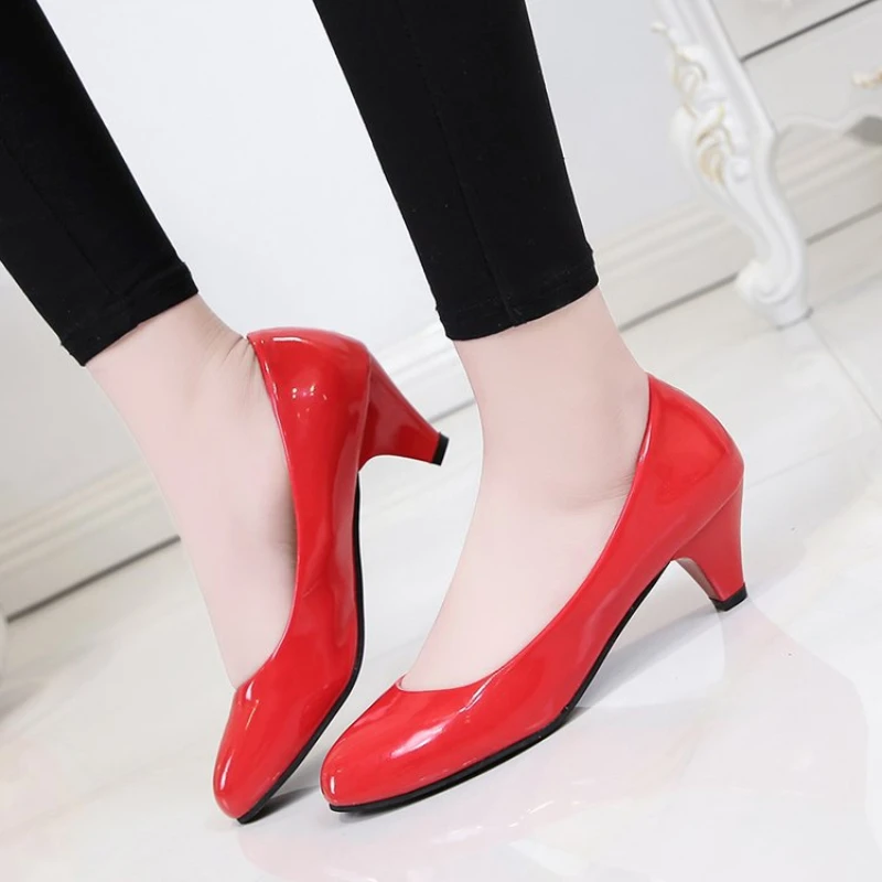 New  Fashion Middle Heel Round Head Coarse Heels Patent Leather Shoes Do Office Work Women's Shoes Chaussure Femme Size 35-42