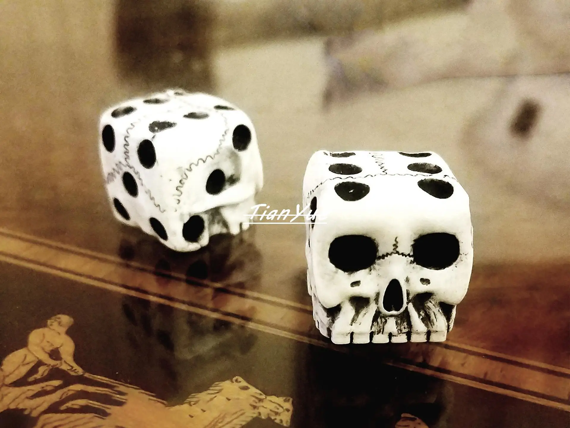 

White skull dice Christmas Gift Toy Party funny game props