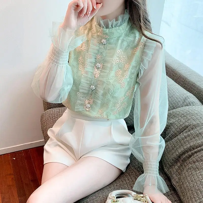

Blouse casual small shirt female 2022 Spring French wood ear lace shirt female embroidered shirt long -sleeved green blouse top