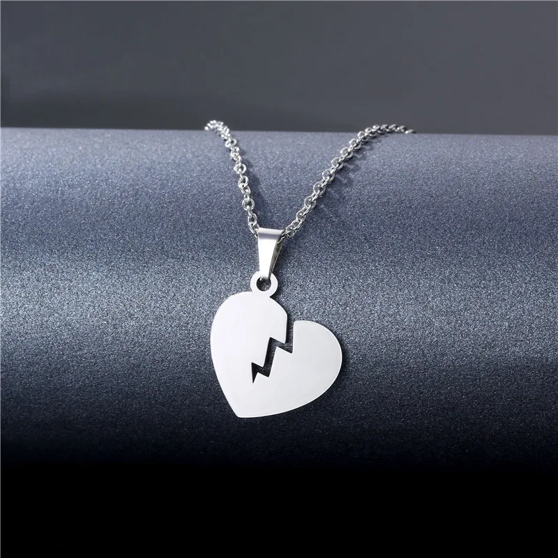 

Hip-hop Broken Heart Necklaces for Unisex Cracking Love Women Men Big Pendant Necklace New Design Jewelry Gift