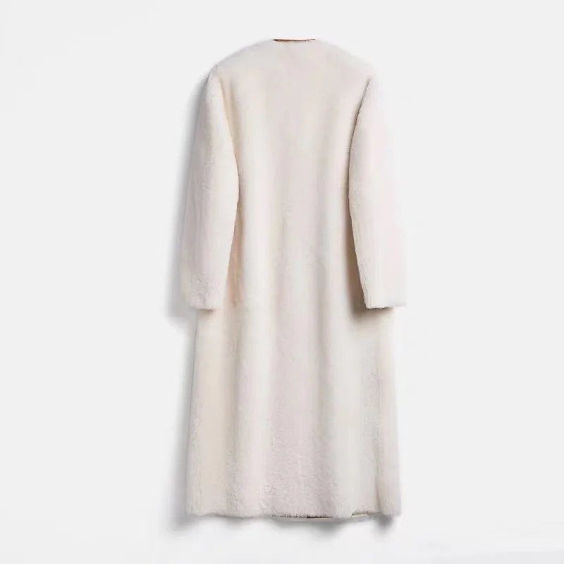 Женское длинное меховое пальто