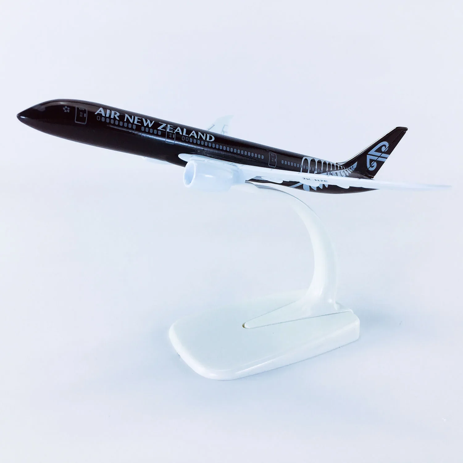 

16cm Black Air NEW ZEALAND Airlines Boeing 787 B787 Airways Diecast Airplane Model Plane Model Alloy Metal Aircraft Kids Gifts