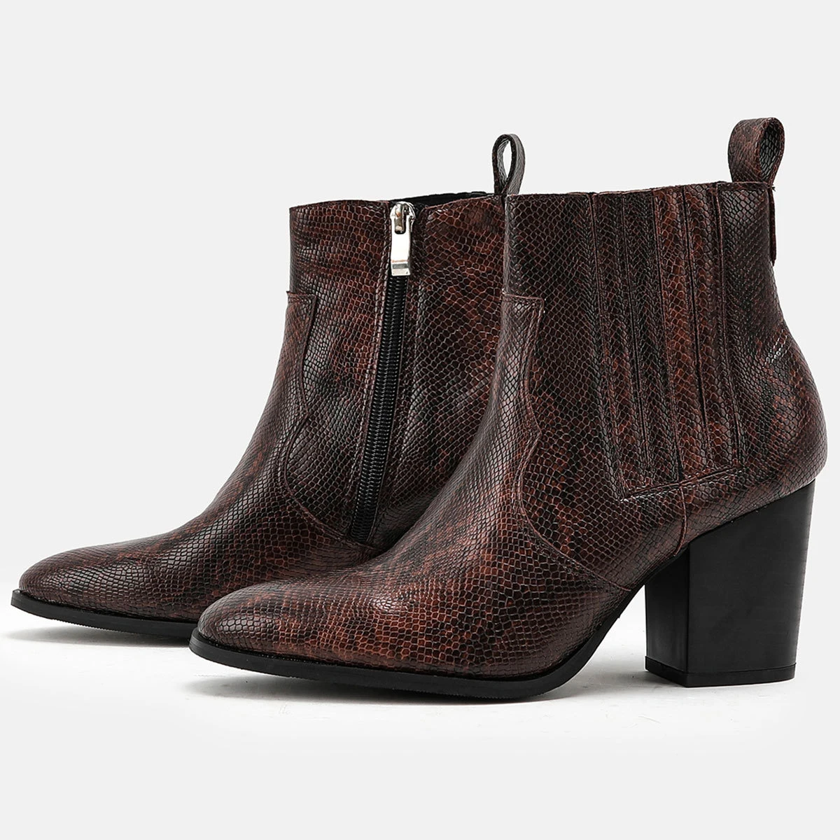 

Женские винтажные кожаные ботинки, новинка 2023, модные ботинки челси с боковой молнией и острым носком, женские ботильоны на низком каблуке, ...