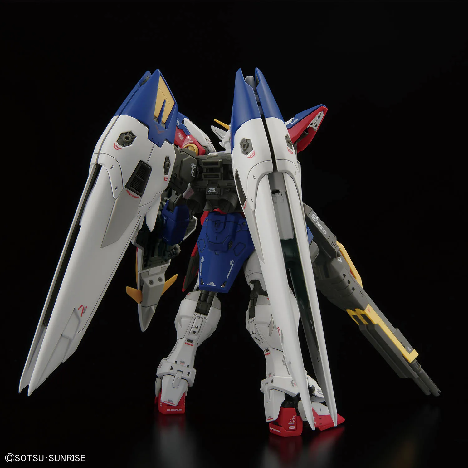 Фото В наличии: Оригинальный конструктор Bandai RG 1/144 Wing Gundam Zero. Коллекционная модель аниме-фигурки для сборки. Игрушки и подарки. №4