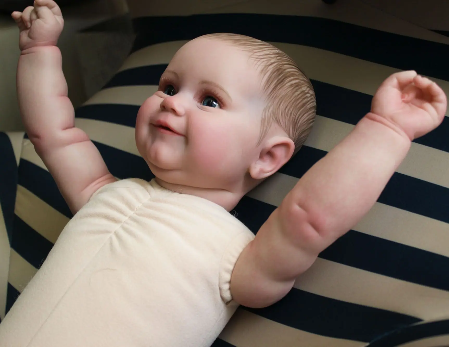 Силиконовая кукла Reborn Girl Maddie с кровеносными сосудами 60 см |