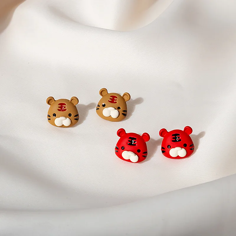 

2022 Zodiac Year Cute Little Tiger 925 Silver Needle Earrings Female Exquisite Small Cartoon Small Animal Hit Color Girl Earring