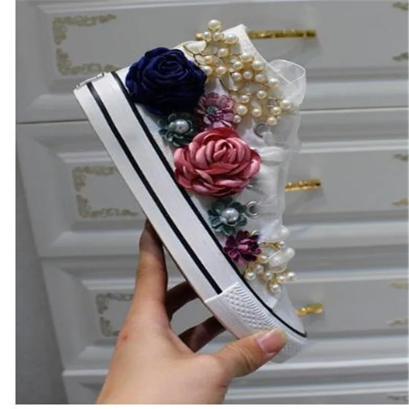 

Женские парусиновые туфли с цветами, на плоской подошве